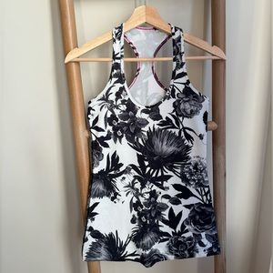 Lululemon Cool Racerback in Brisk Bloom Black White Sz 4